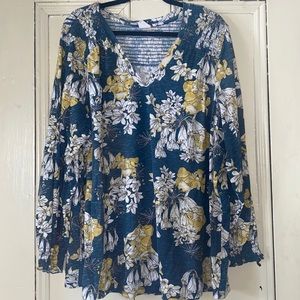 Pennington’s long sleeve top